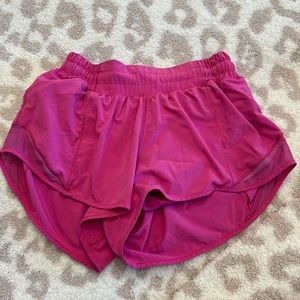 lululemon hotty hot shorts size 2 sonic pink